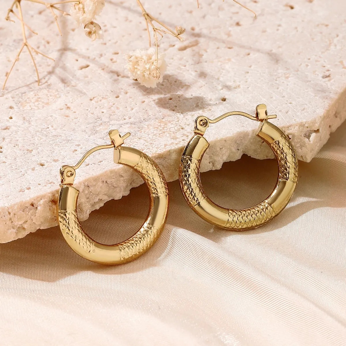 1 Pair 5 Pairs Simple Style Classic Style Solid Color Asymmetrical 304 Stainless Steel 18K Gold Plated Earrings