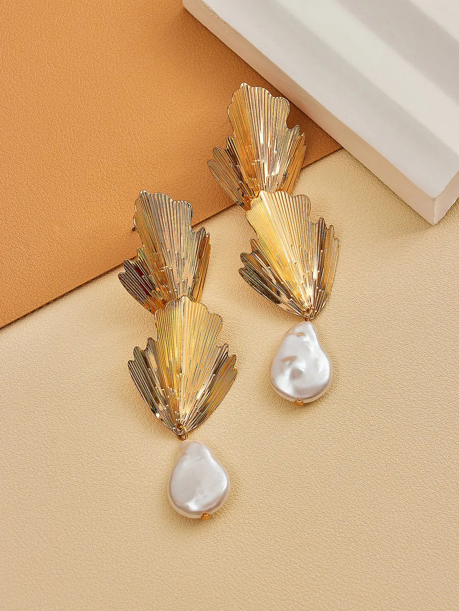 1 Pair Baroque Style Classic Style Irregular Leaves Tassel Artificial Pearl Alloy Drop Earrings