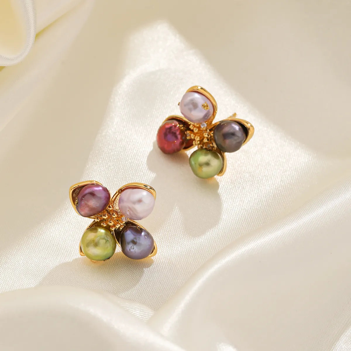 1 Pair Baroque Style Romantic Flower Inlay Copper Zinc Alloy Freshwater Pearl 18K Gold Plated Ear Studs