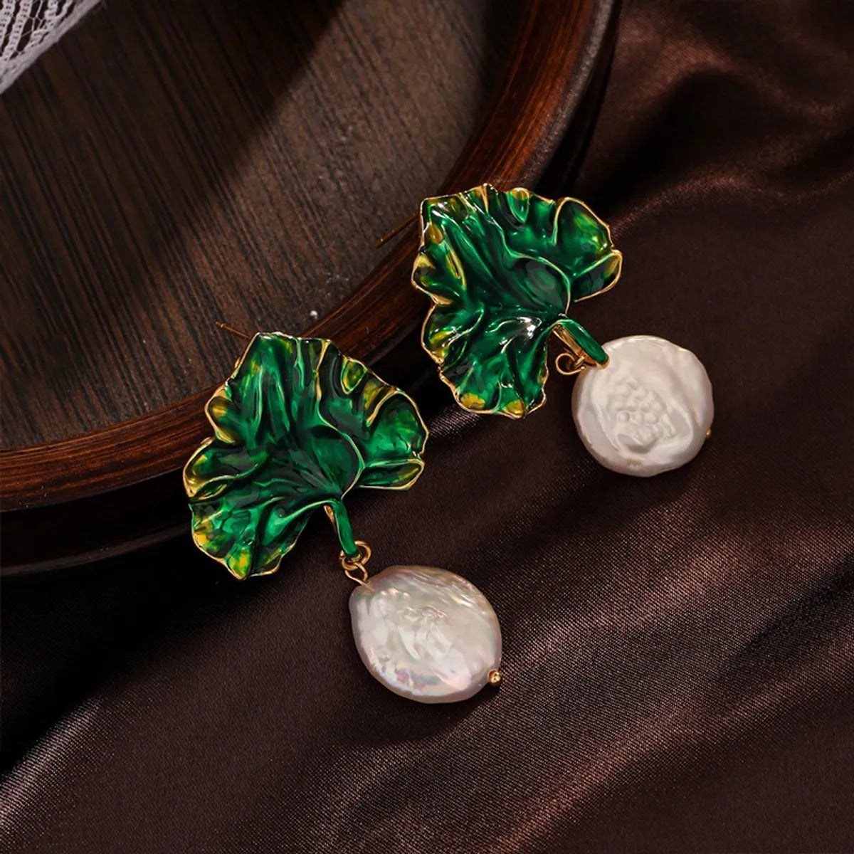 1 Pair Baroque Style Simple Style Irregular Leaf Copper Drop Earrings