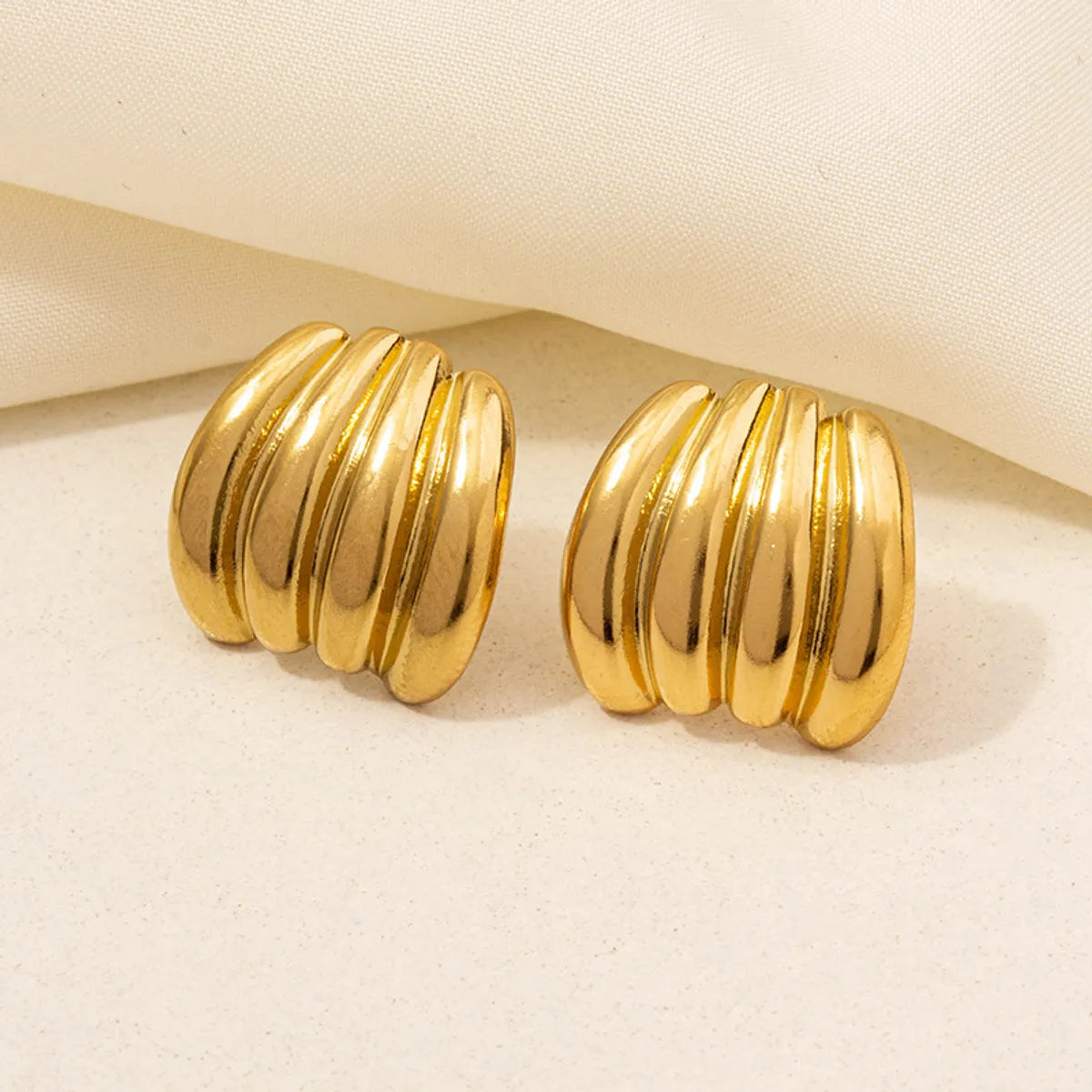 1 Pair Basic Modern Style Classic Style C Shape Solid Color Twist Plating 304 Stainless Steel 18K Gold Plated Ear Studs