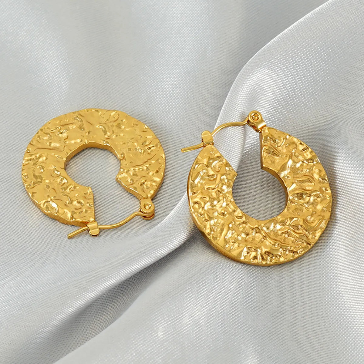 1 Pair Basic Modern Style Classic Style Geometric Heart Shape Plating 304 Stainless Steel 18K Gold Plated Hoop Earrings