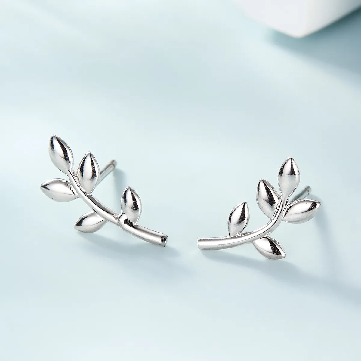 1 Pair Basic Modern Style Classic Style Leaf Inlay Sterling Silver Zircon White Gold Plated Ear Studs