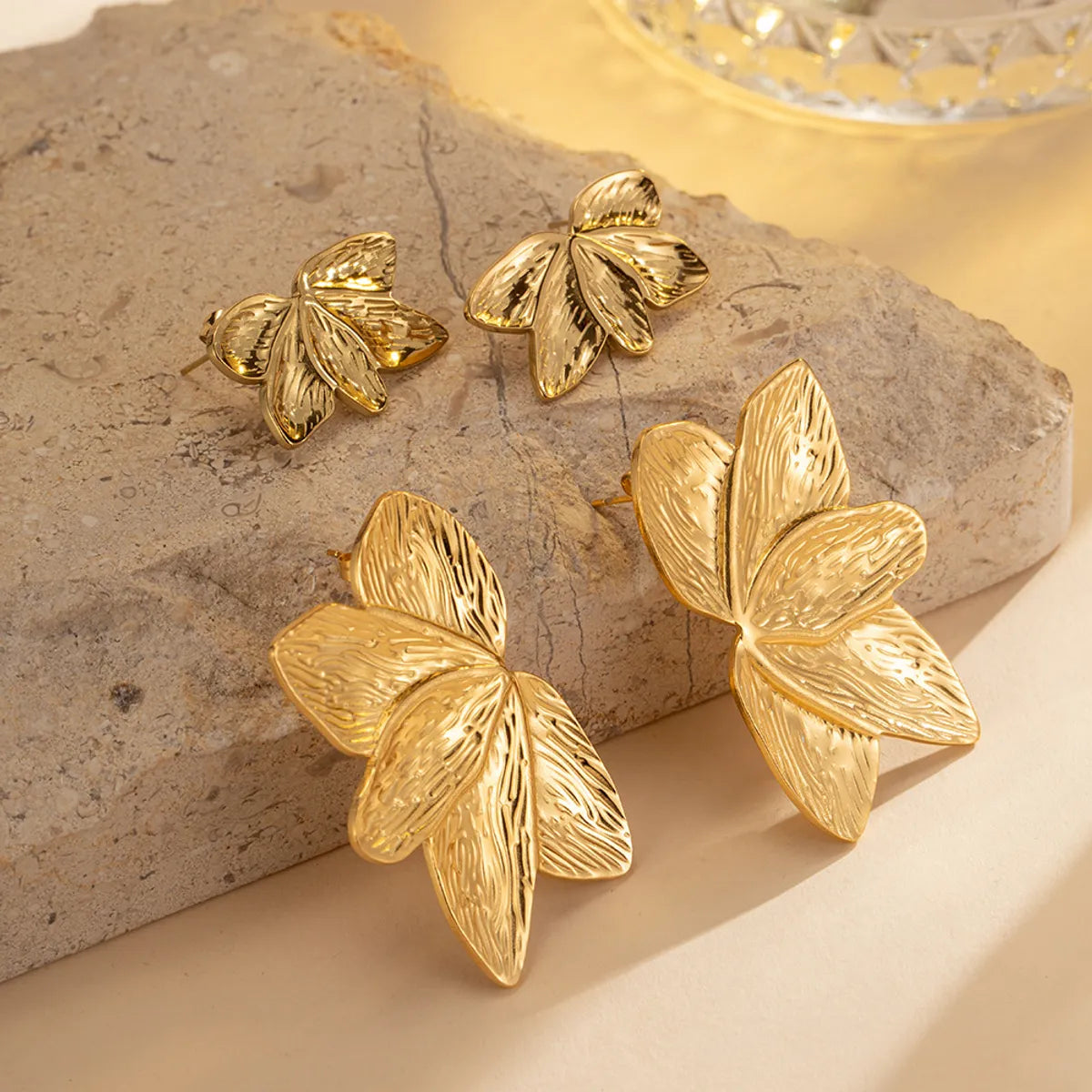 1 Pair Basic Modern Style Classic Style Leaf Plating Titanium Steel Ear Studs