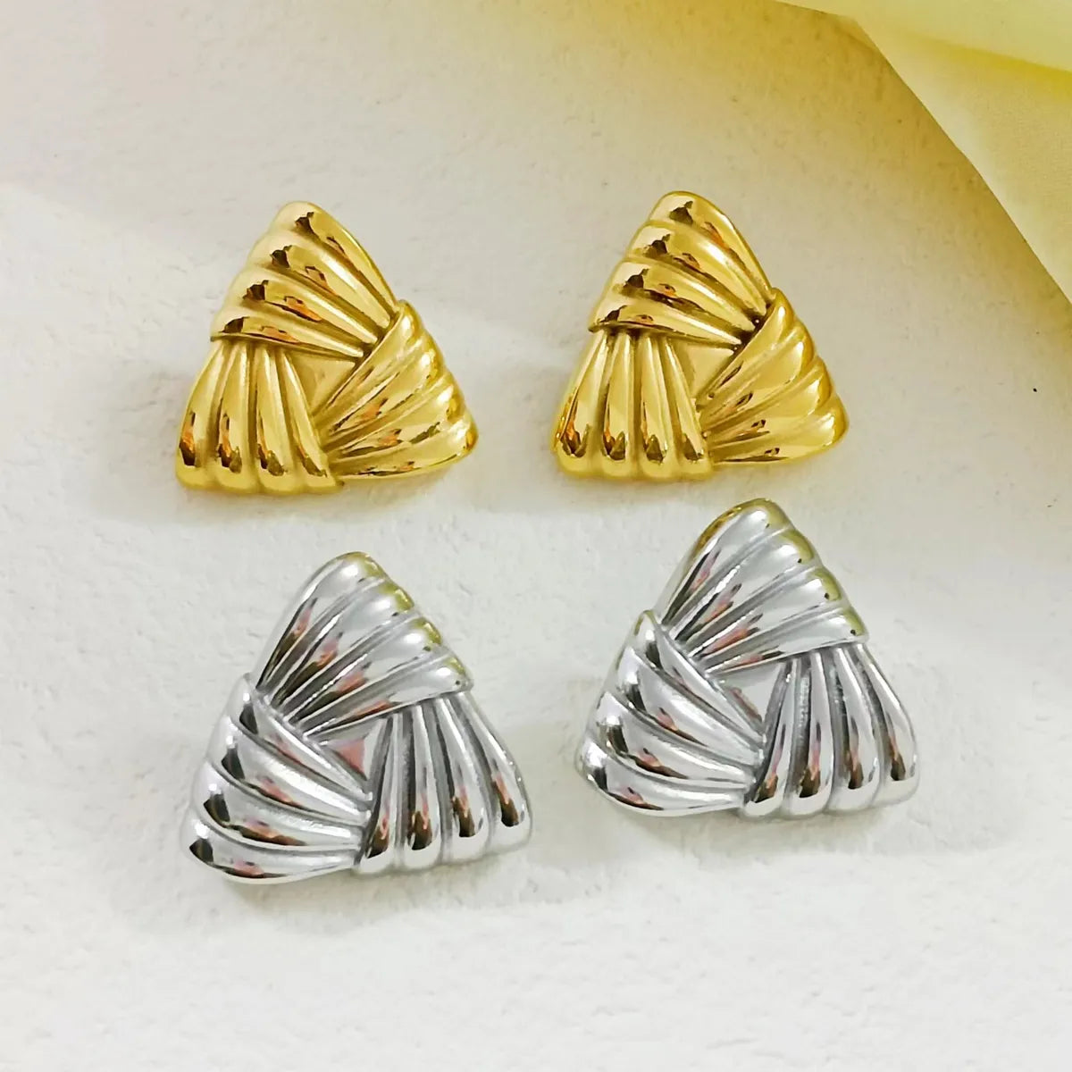 1 Pair Basic Modern Style Classic Style Triangle Plating 304 Stainless Steel 18K Gold Plated Ear Studs