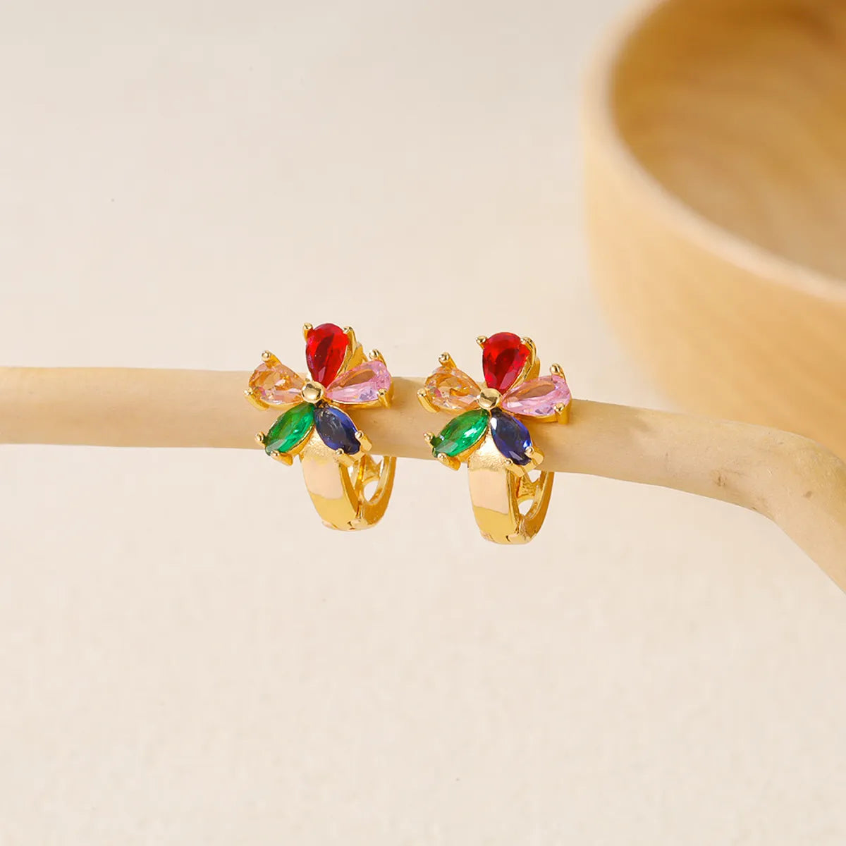 1 Pair Basic Modern Style IG Style Leaves Flower Inlay Copper Zircon Earrings