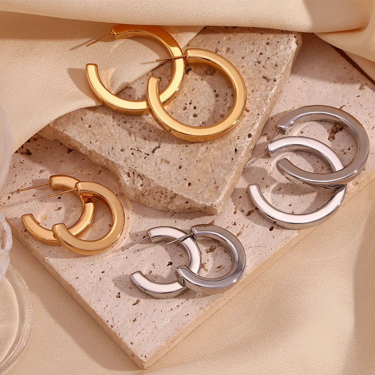 1 Pair Basic Simple Style Classic Style C Shape Plating Stainless Steel 18k Gold Plated Earrings