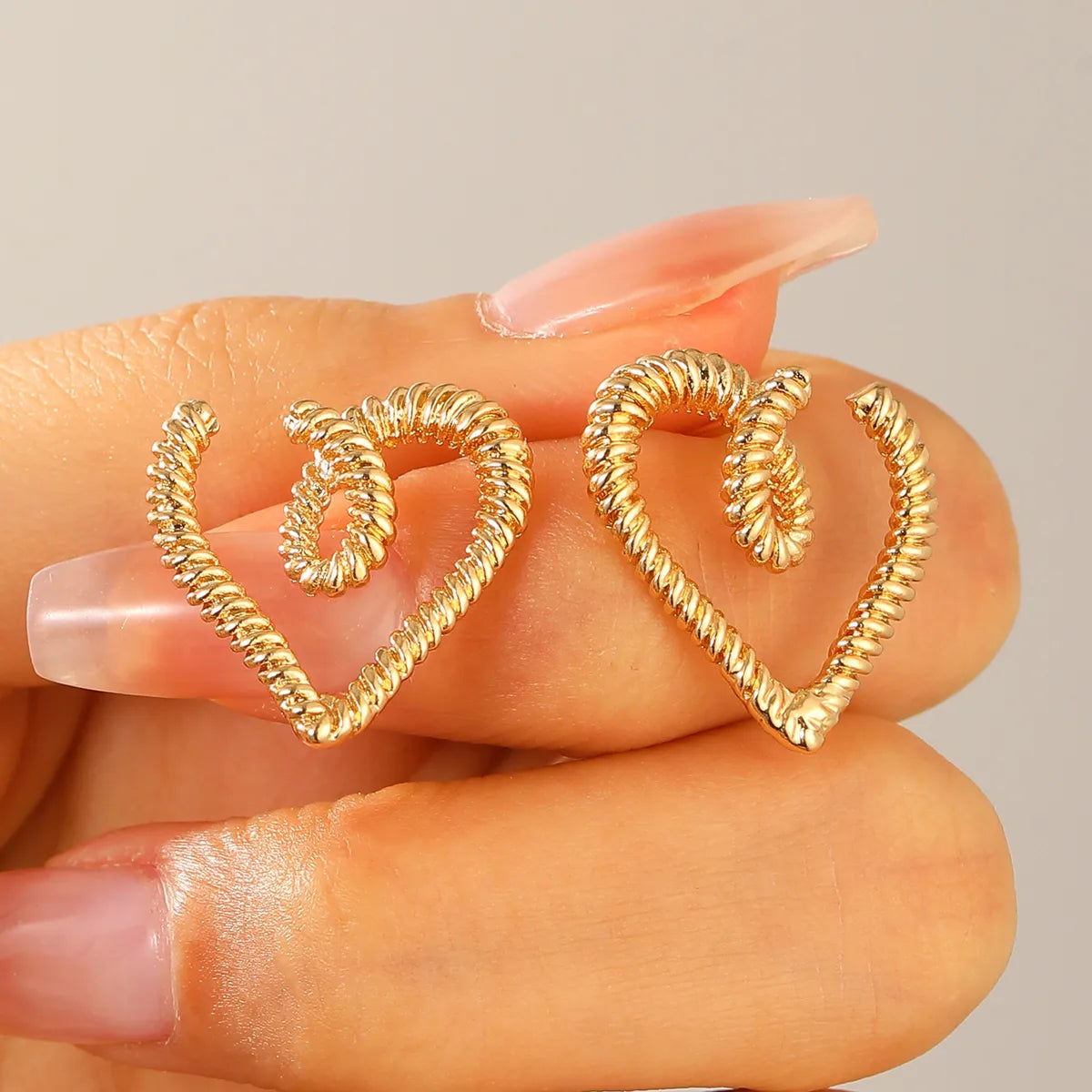 1 Pair Basic Simple Style Classic Style Heart Shape Alloy Ear Studs