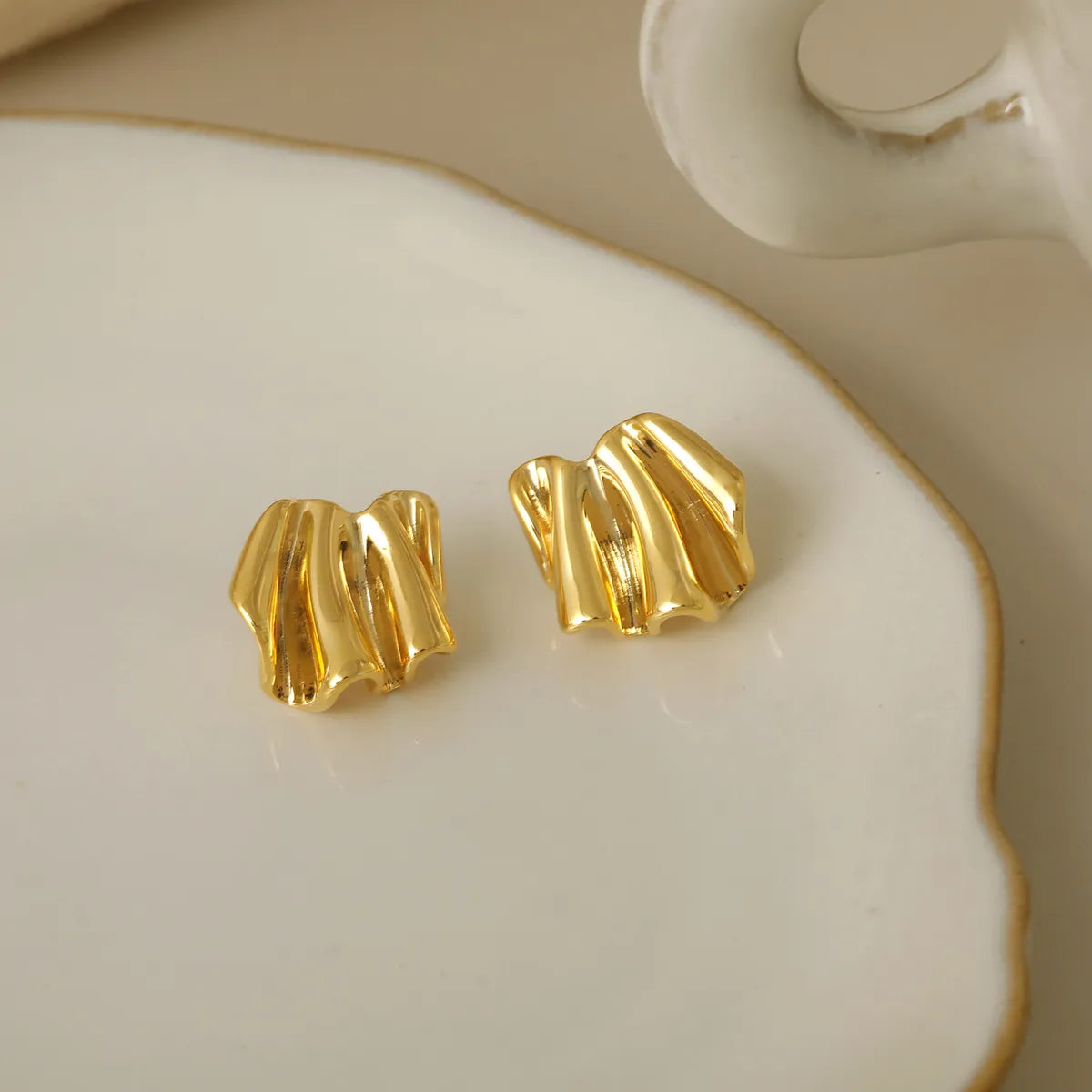 1 Pair Beach Commute Solid Color Frill Copper 18K Gold Plated Ear Studs