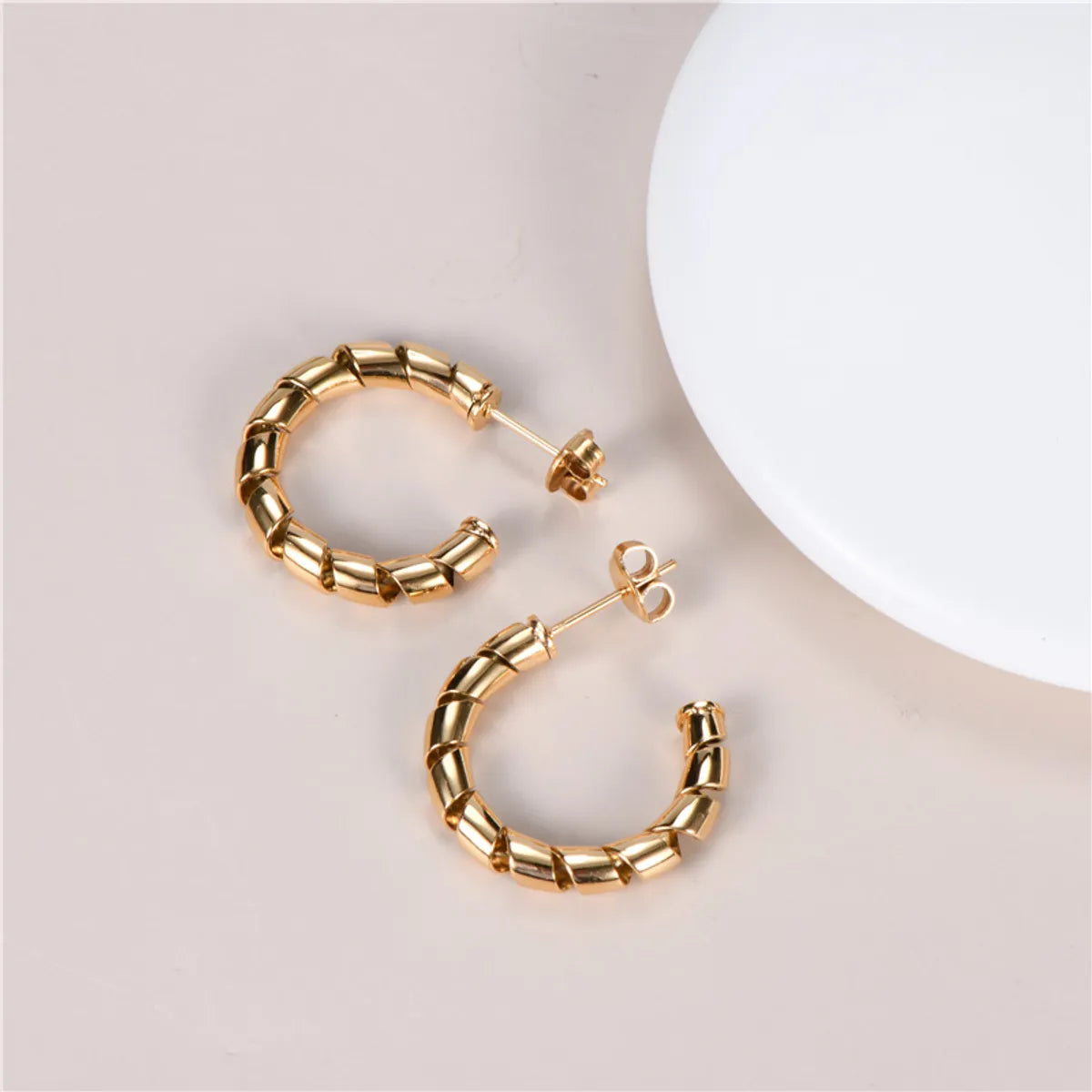 1 Pair Business Simple Style Shiny Semicircle Polishing Plating Stainless Steel 18k Gold Plated Earrings