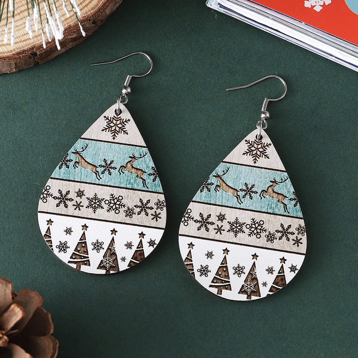 1 Pair Cartoon Style Cute Christmas Tree Snowflake Wood Ear Hook