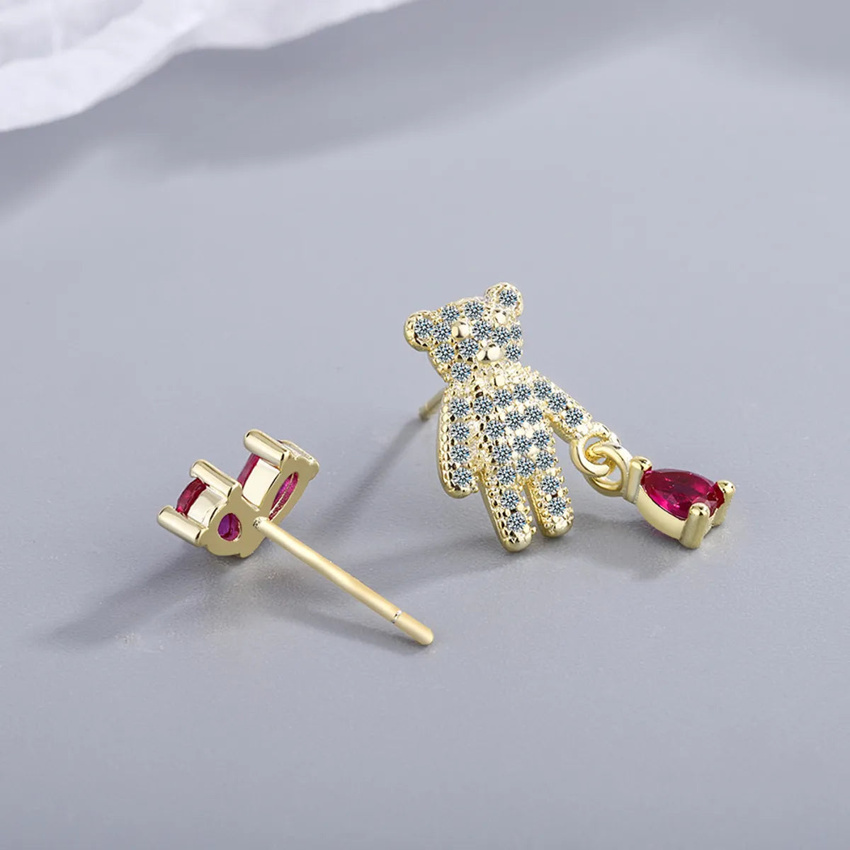 1 Pair Cartoon Style Cute Sweet Bear Inlay Copper Rhinestones Zircon Ear Studs