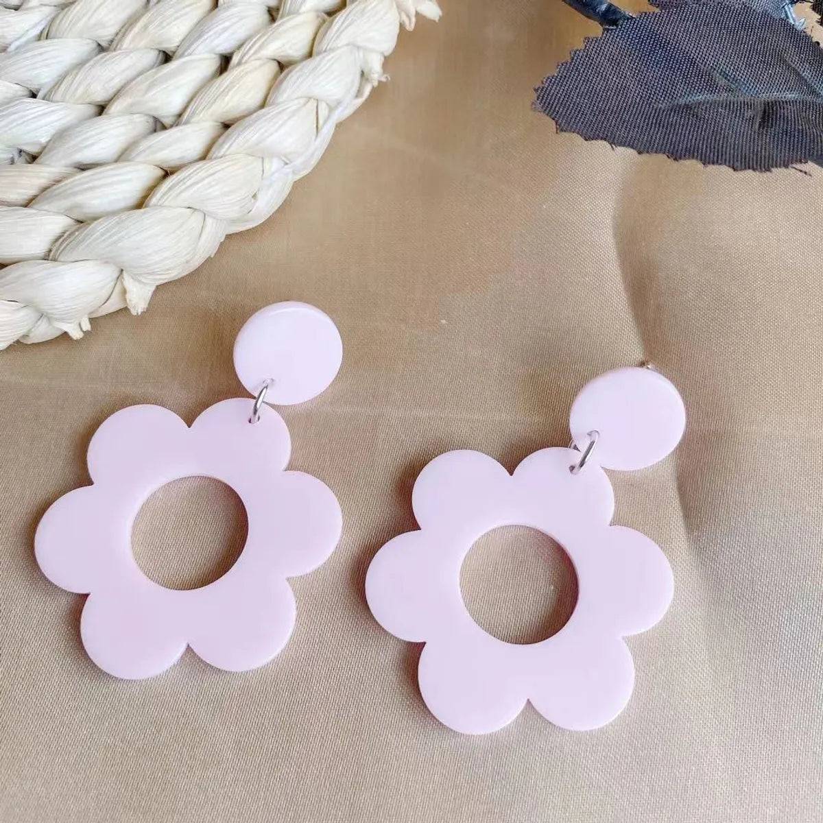 1 Pair Cartoon Style Flower Hollow Out Arylic Drop Earrings