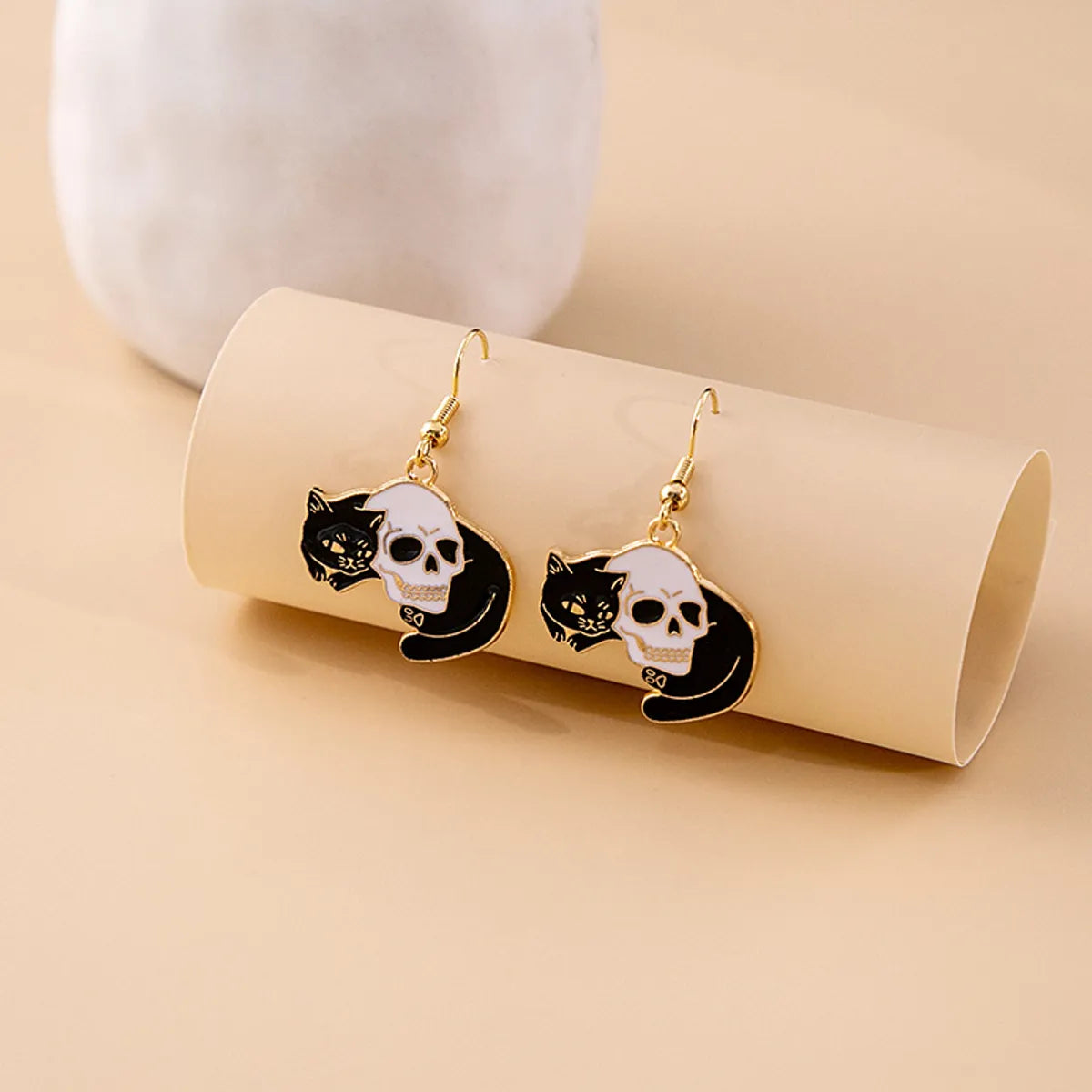 1 Pair Cartoon Style Funny Cat Skull Enamel Plating Alloy Earrings