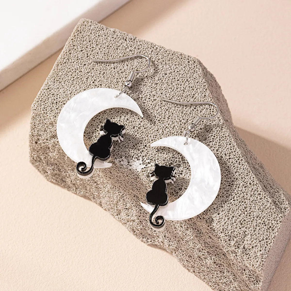 1 Pair Cartoon Style Original Design Retro Moon Cat Plating Arylic Drop Earrings