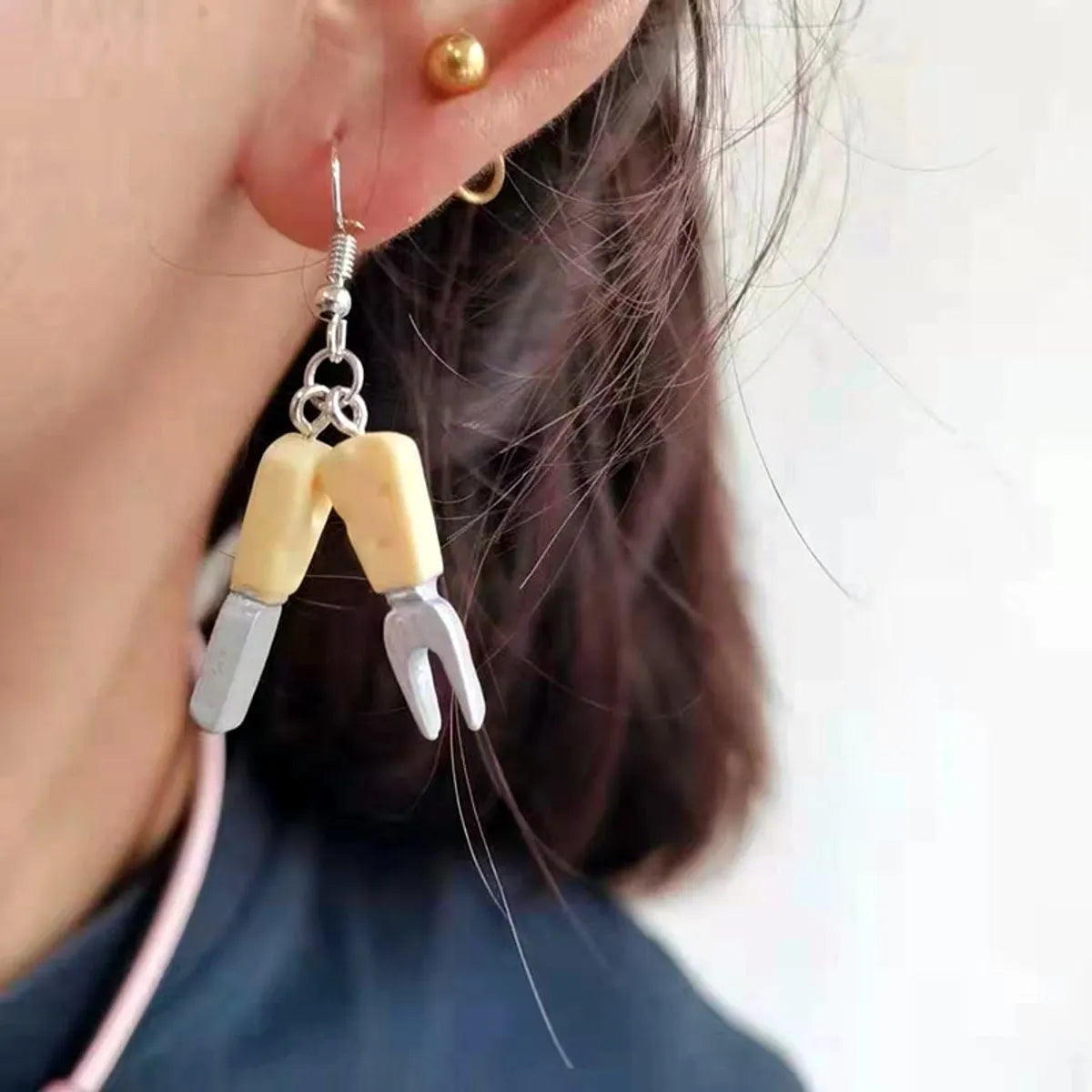 1 Pair Cartoon Style Saturday Resin Women's Earrings