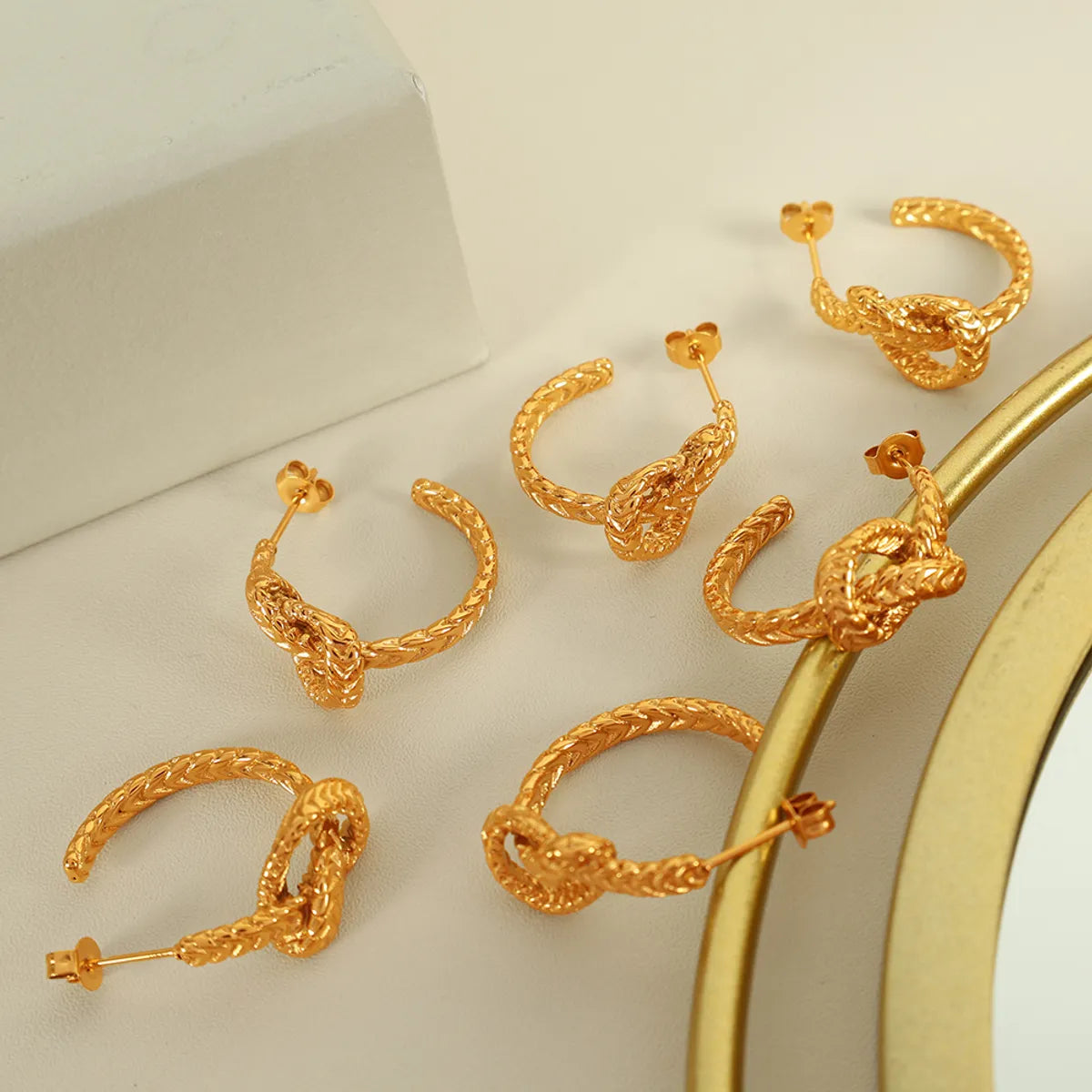 1 Pair Casual Classic Style Commute C Shape Knot Polishing 304 Stainless Steel 18K Gold Plated Ear Studs