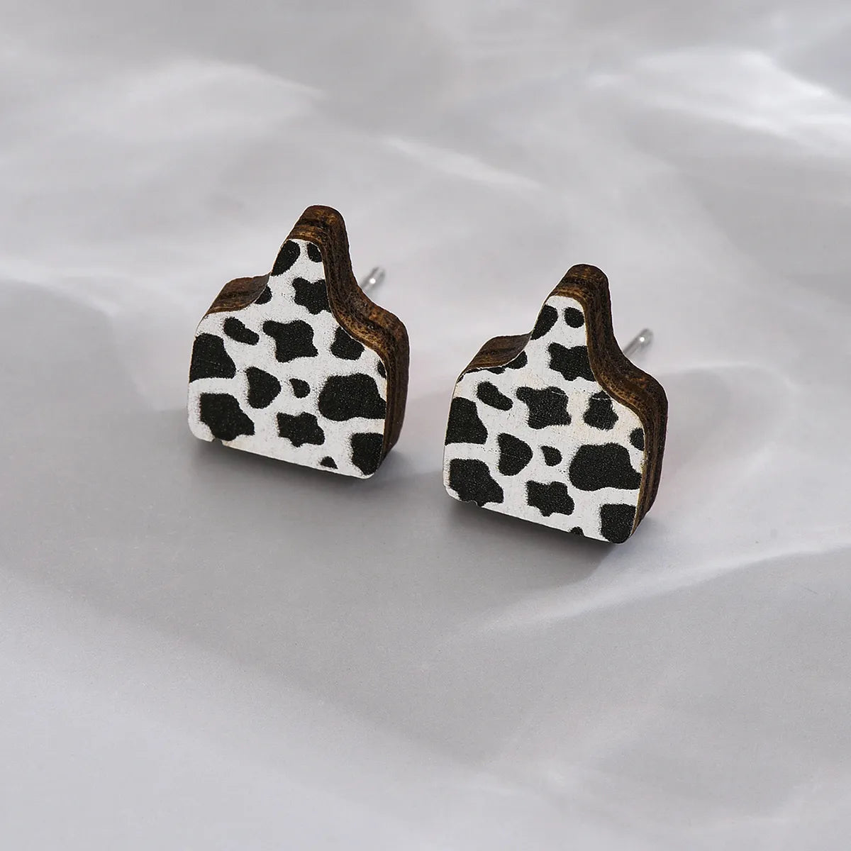 1 Pair Casual Cute Cow Pattern Leopard Wood Ear Studs