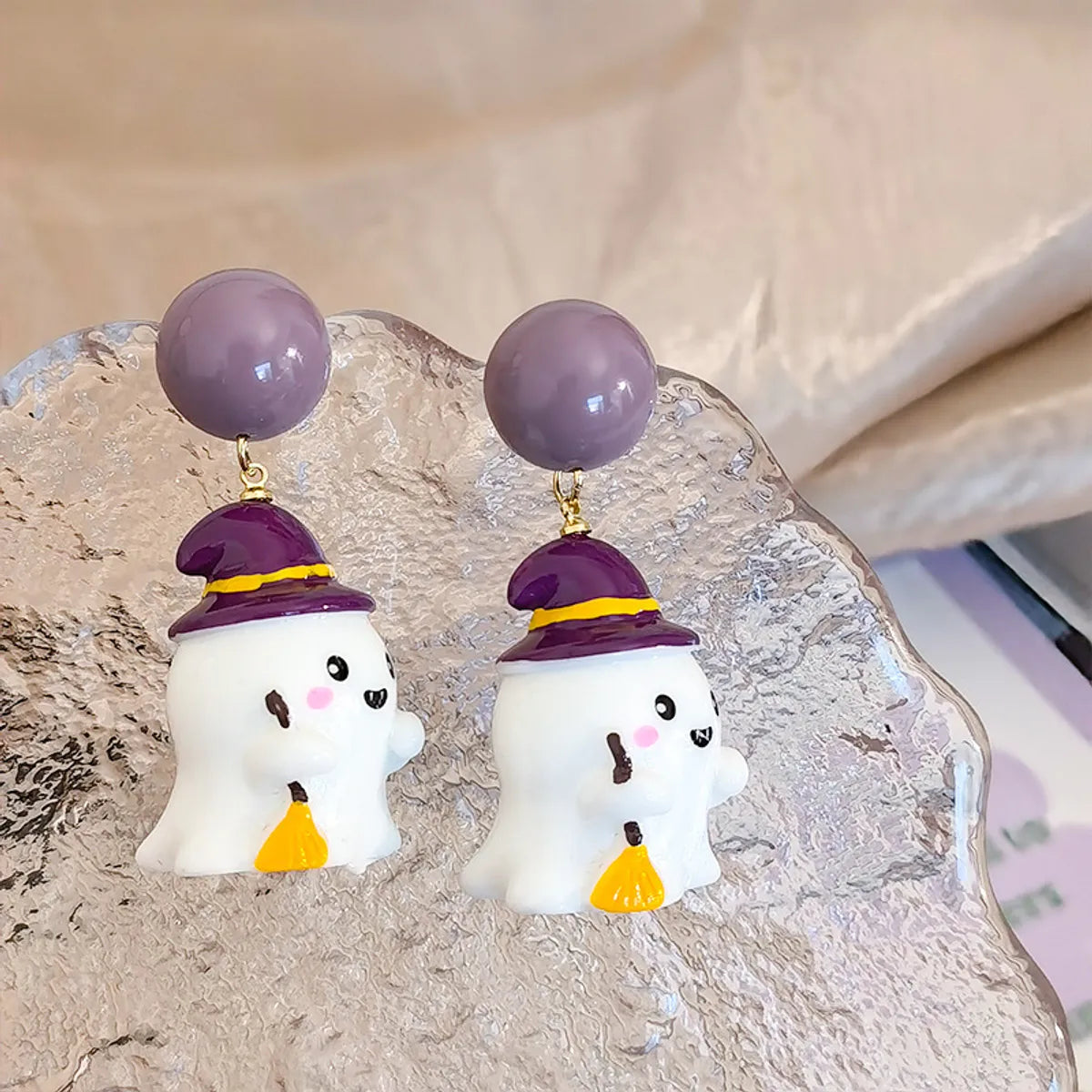 1 Pair Casual Cute Simple Style Cartoon Character Resin Drop Earrings