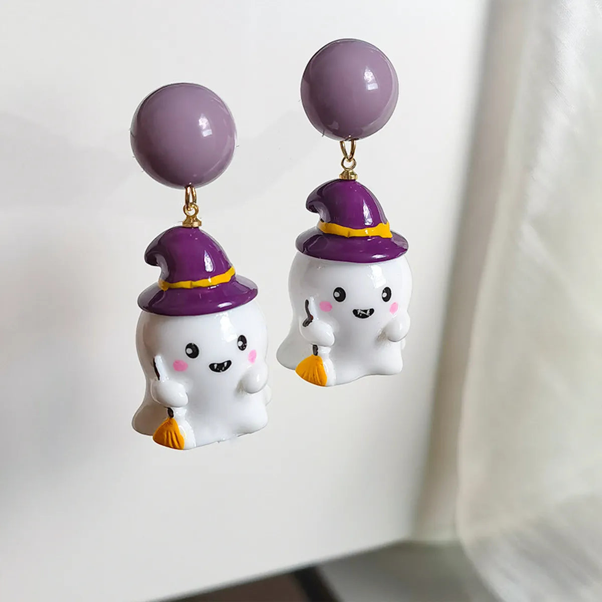 1 Pair Casual Cute Simple Style Cartoon Character Resin Drop Earrings