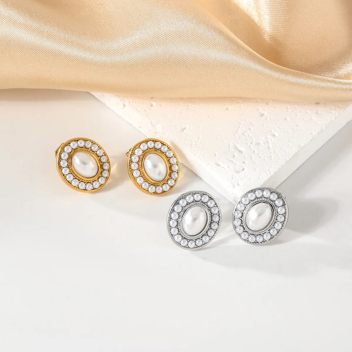 1 Pair Casual Elegant Commute Oval Inlay 304 Stainless Steel Pearl 18K Gold Plated Ear Studs