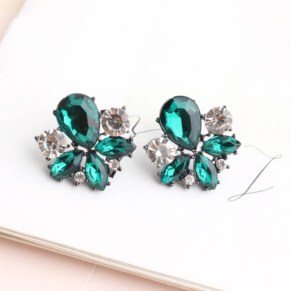 1 Pair Casual Elegant Flower Plating Inlay Alloy Rhinestones Ear Studs