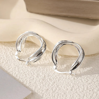 1 Pair Casual Elegant Luxurious Solid Color Plating Pleated Copper Silver Plated Earrings