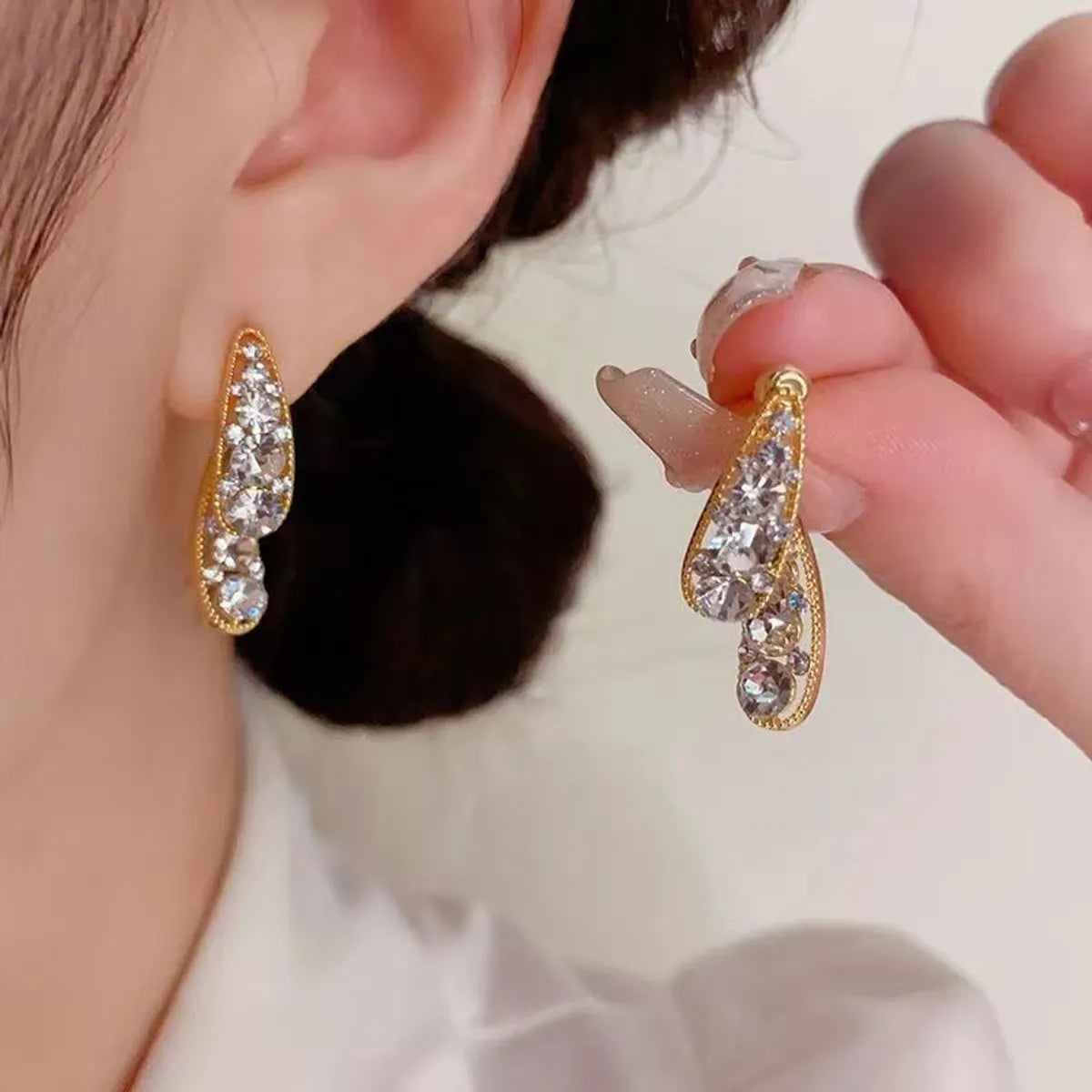 1 Pair Casual Elegant Romantic Water Droplets Inlay Alloy Aluminium Alloy Rhinestones Drop Earrings