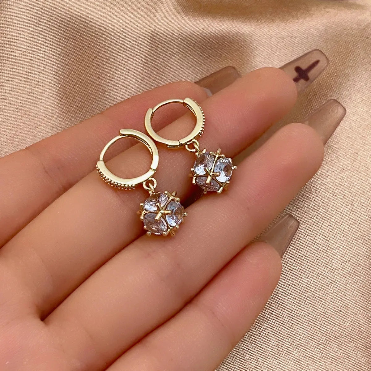 1 Pair Casual Elegant Simple Style Ball Plating Inlay Copper Zircon Gold Plated Drop Earrings