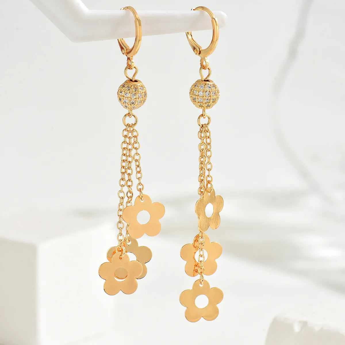 1 Pair Casual Elegant Simple Style Flower Hollow Out Inlay Copper Rhinestones 18K Gold Plated Drop Earrings