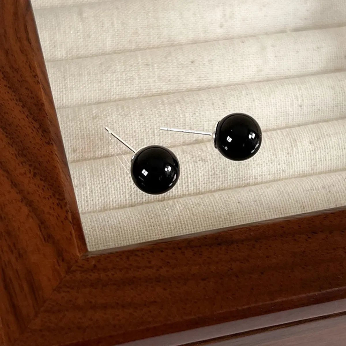 1 Pair Casual Elegant Simple Style Solid Color Arylic Ear Studs