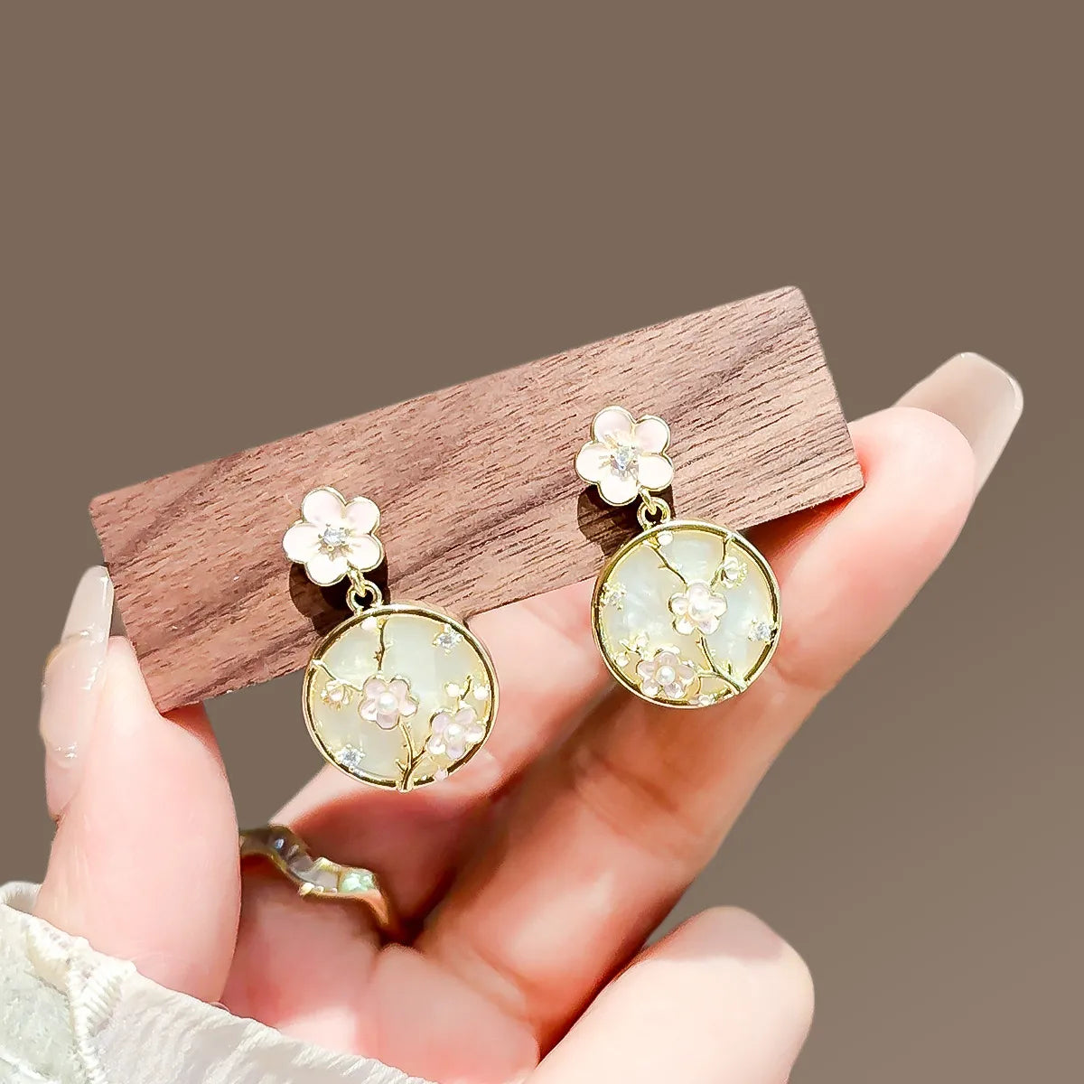 1 Pair Casual Elegant Sweet Round Flower Inlay Alloy Rhinestones Pearl Drop Earrings