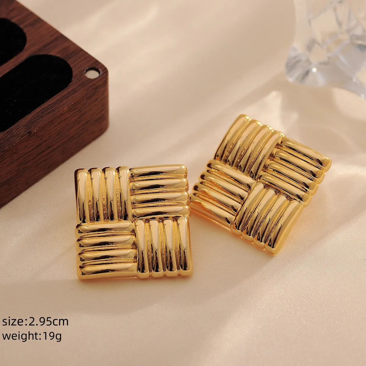 1 Pair Casual Elegant Tropical Solid Color Plating Copper 18K Gold Plated Ear Studs