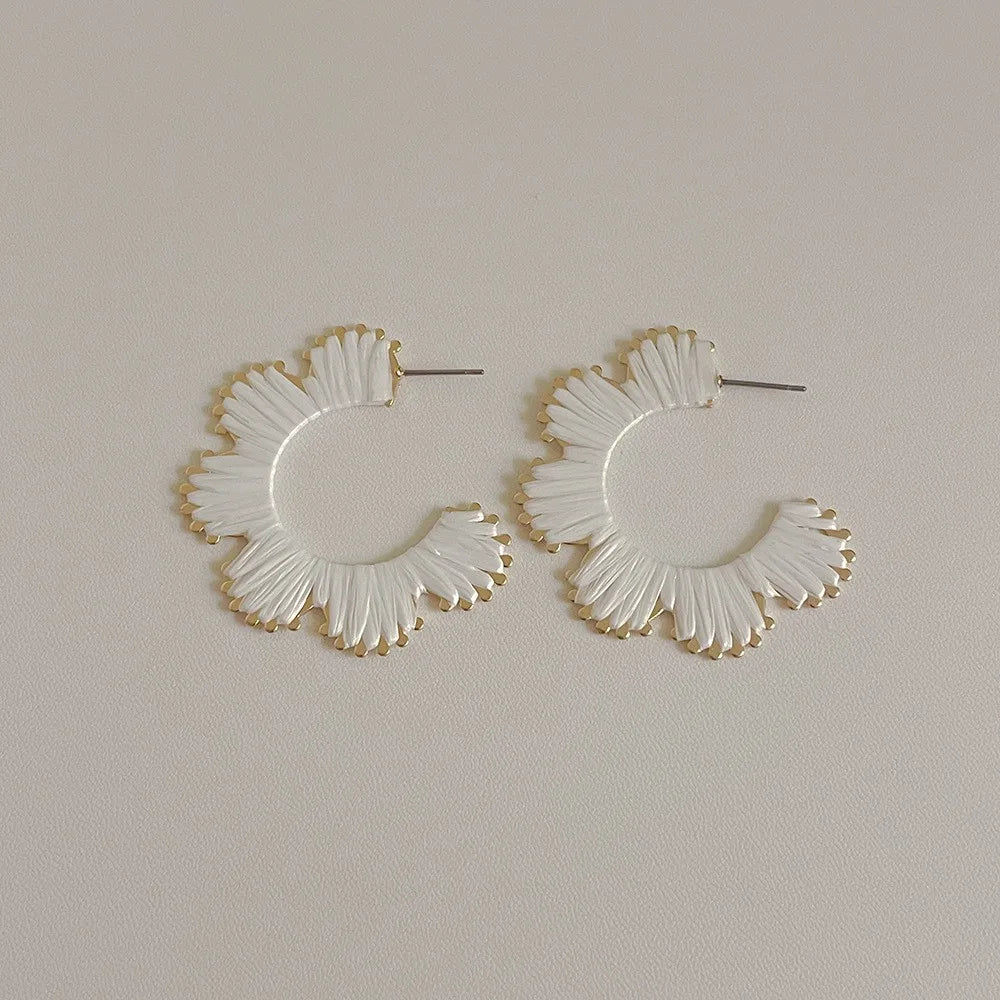 1 Pair Casual Ethnic Style Simple Style C Shape Flower Synthetic Fibre Alloy Ear Studs