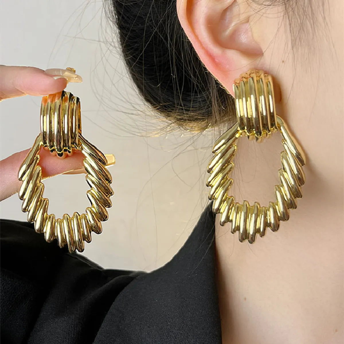 1 Pair Casual Exaggerated Geometric Plating Alloy Drop Earrings