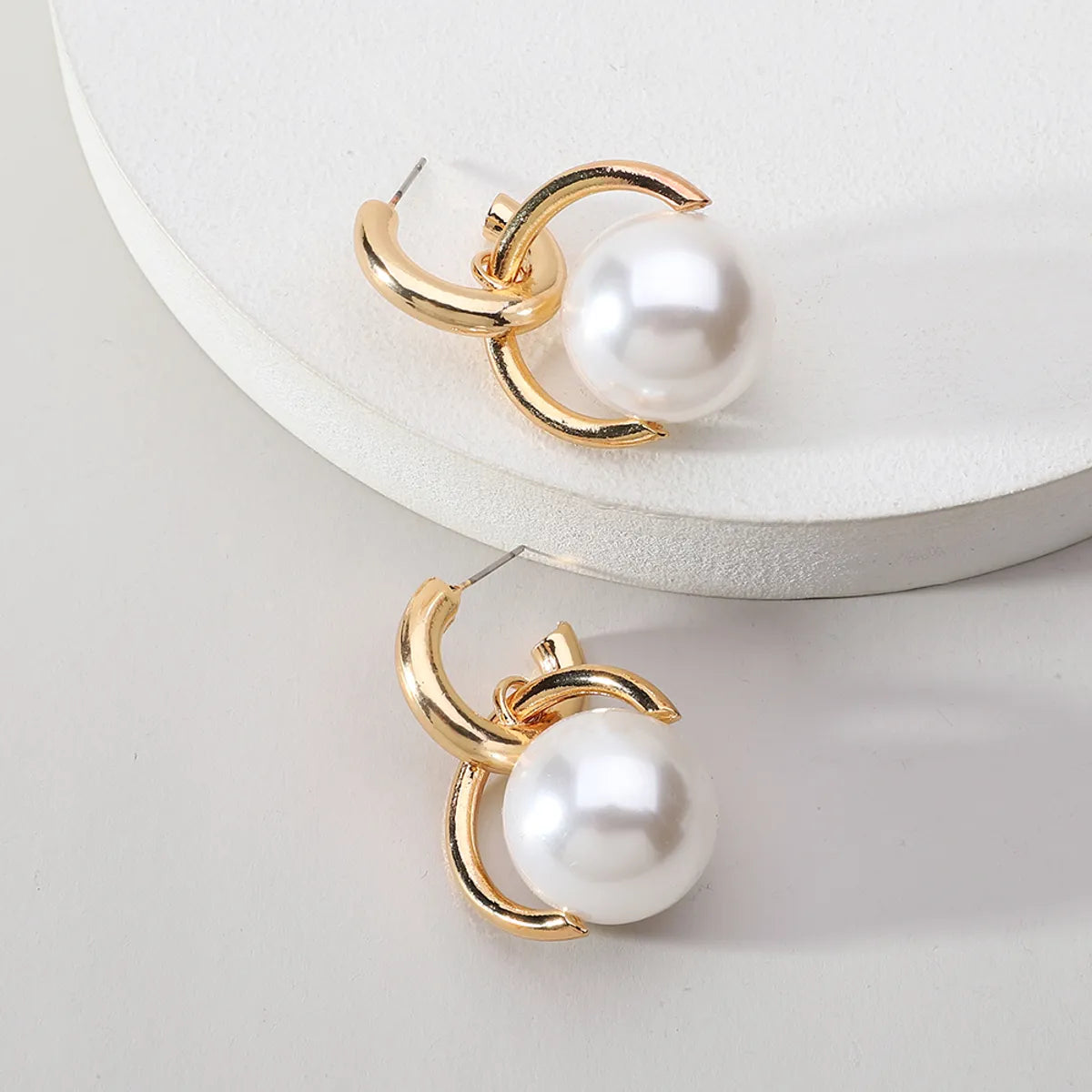 1 Pair Casual French Style Korean Style C Shape Three-Dimensional Imitation Pearl Alloy Drop Earrings