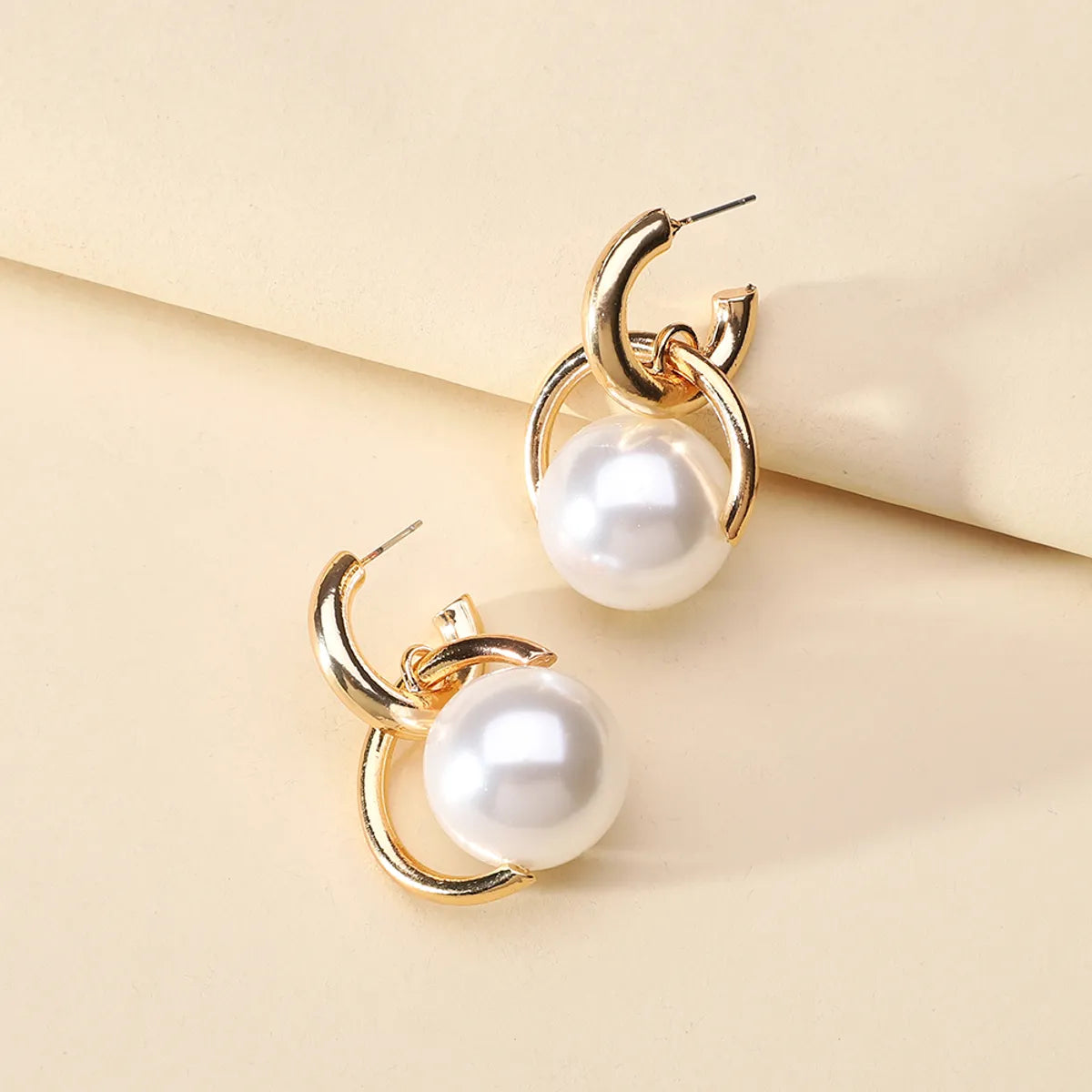 1 Pair Casual French Style Korean Style C Shape Three-Dimensional Imitation Pearl Alloy Drop Earrings