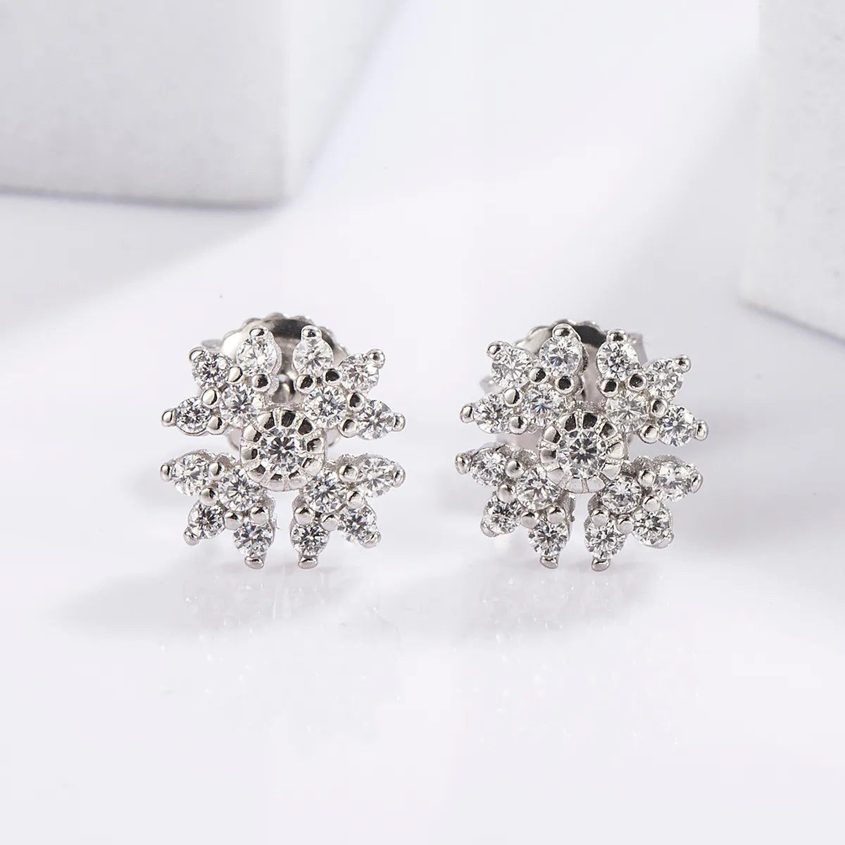 1 Pair Casual Heart Shape Dragonfly Butterfly Inlay Sterling Silver Zircon White Gold Plated Ear Studs