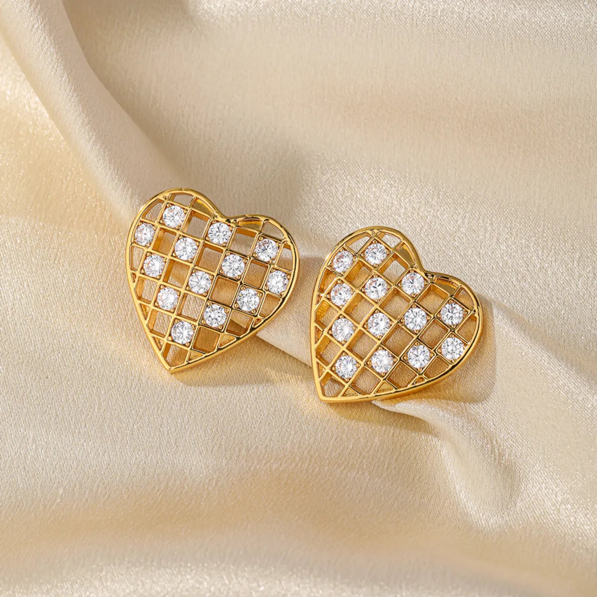 1 Pair Casual Lady Commute Heart Shape Plating Inlay Imitation Pearl Copper Zircon 18k Gold Plated Ear Studs