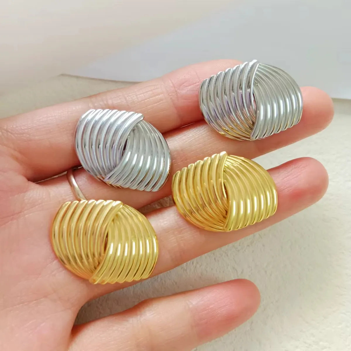 1 Pair Casual Modern Style Geometric Solid Color 304 Stainless Steel 18K Gold Plated Ear Studs