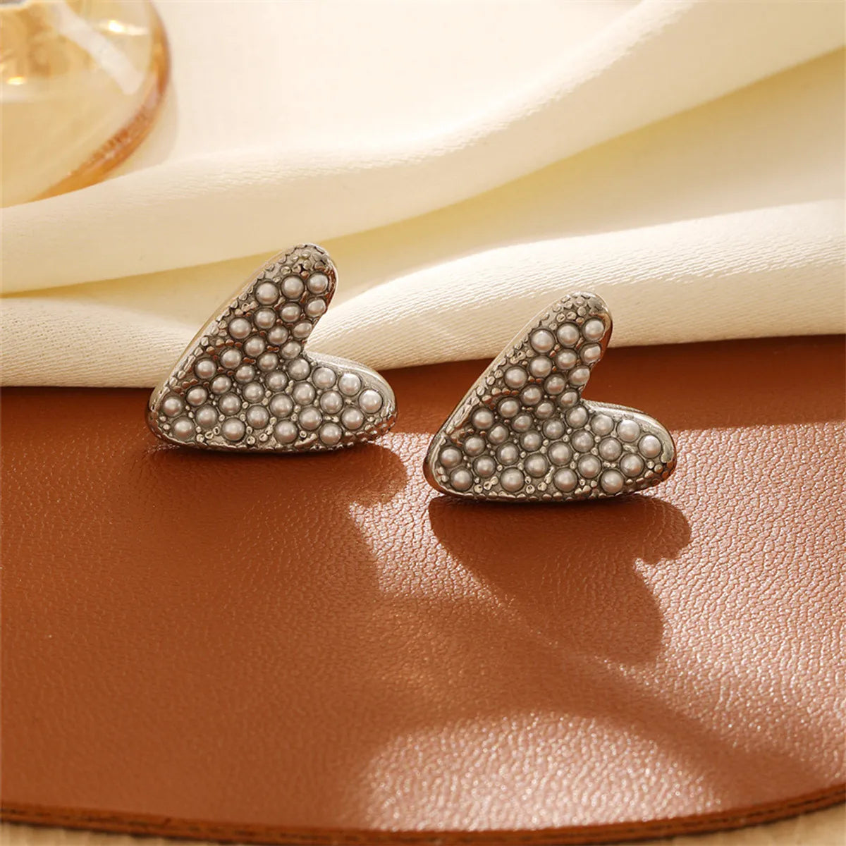 1 Pair Casual Retro Geometric Heart Shape Bow Knot Hollow Out Inlay Titanium Steel Pearl Zircon Earrings