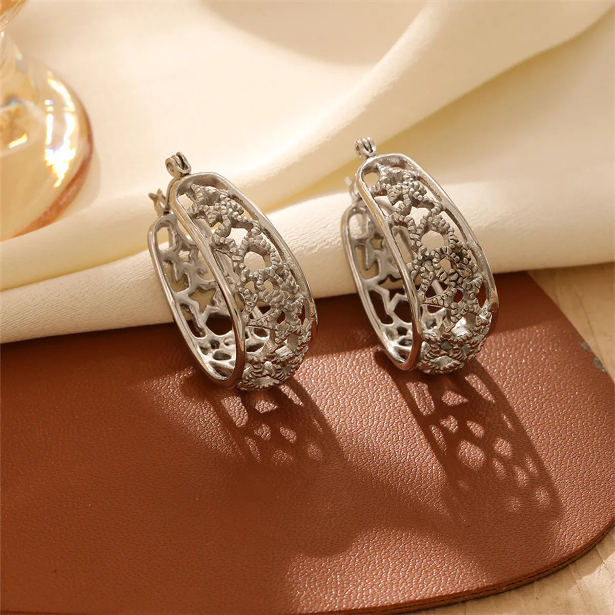 1 Pair Casual Retro Geometric Heart Shape Bow Knot Hollow Out Inlay Titanium Steel Pearl Zircon Earrings