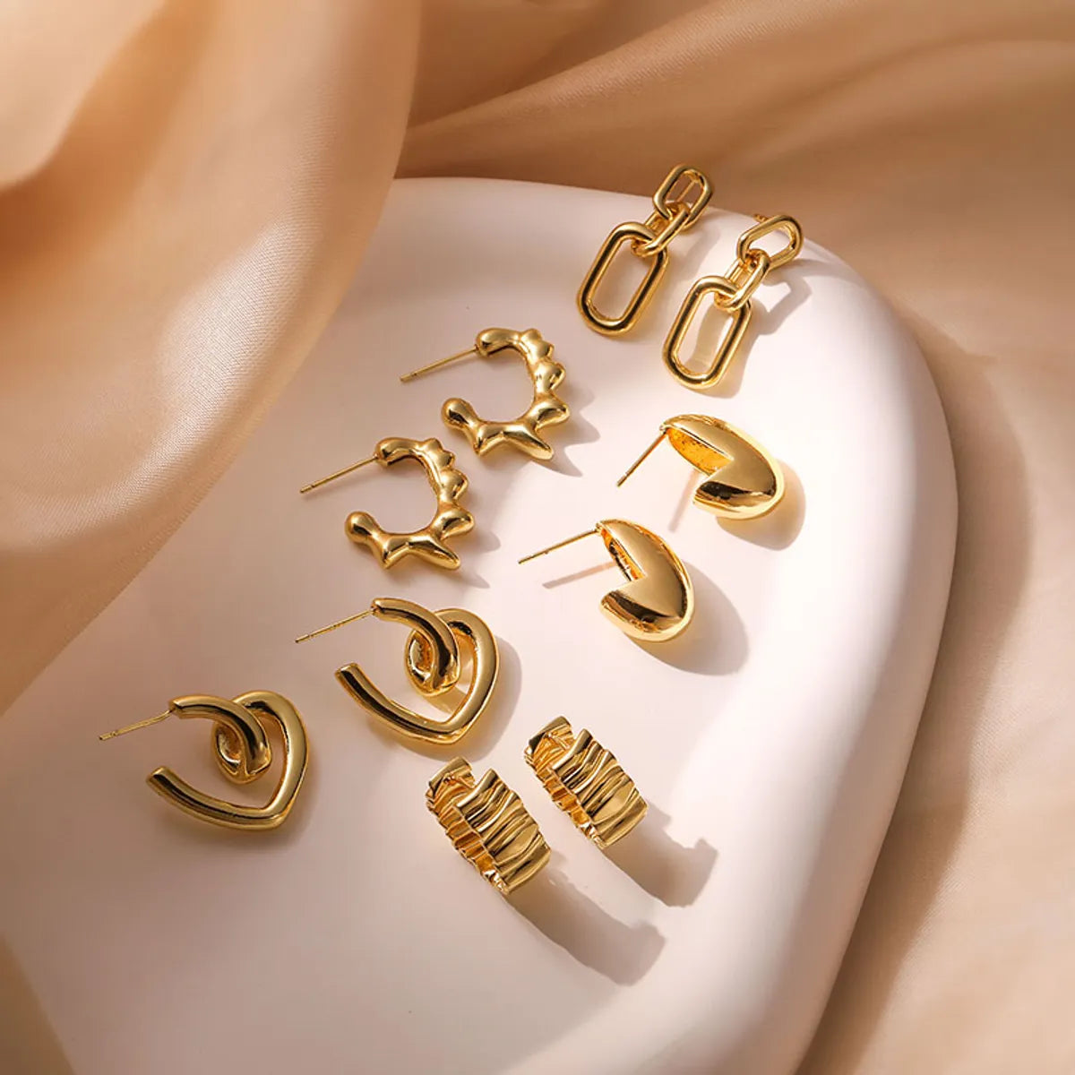 1 Pair Casual Retro Heart Shape Pea Plating Copper 18k Gold Plated Earrings