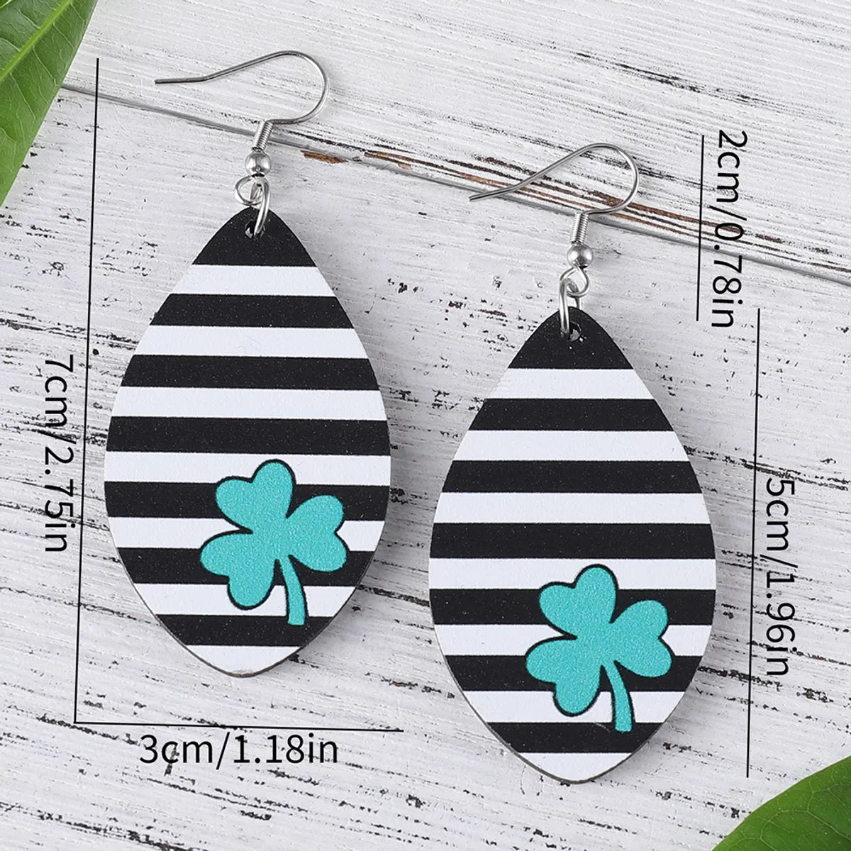 1 Pair Casual Retro Shamrock Heart Shape Wood Drop Earrings