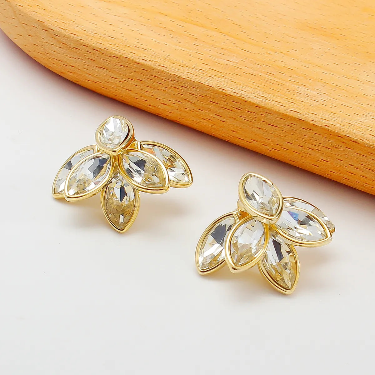 1 Pair Casual Romantic Shiny Flower Inlay Alloy Artificial Crystal Ear Studs