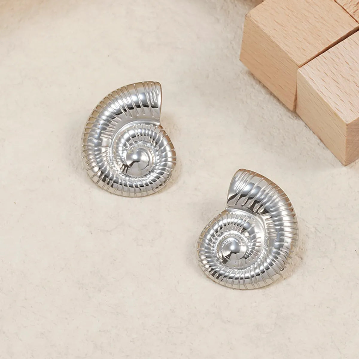 1 Pair Casual Simple Style Classic Style Geometric Scallop Heart Shape 304 Stainless Steel 18K Gold Plated Ear Studs