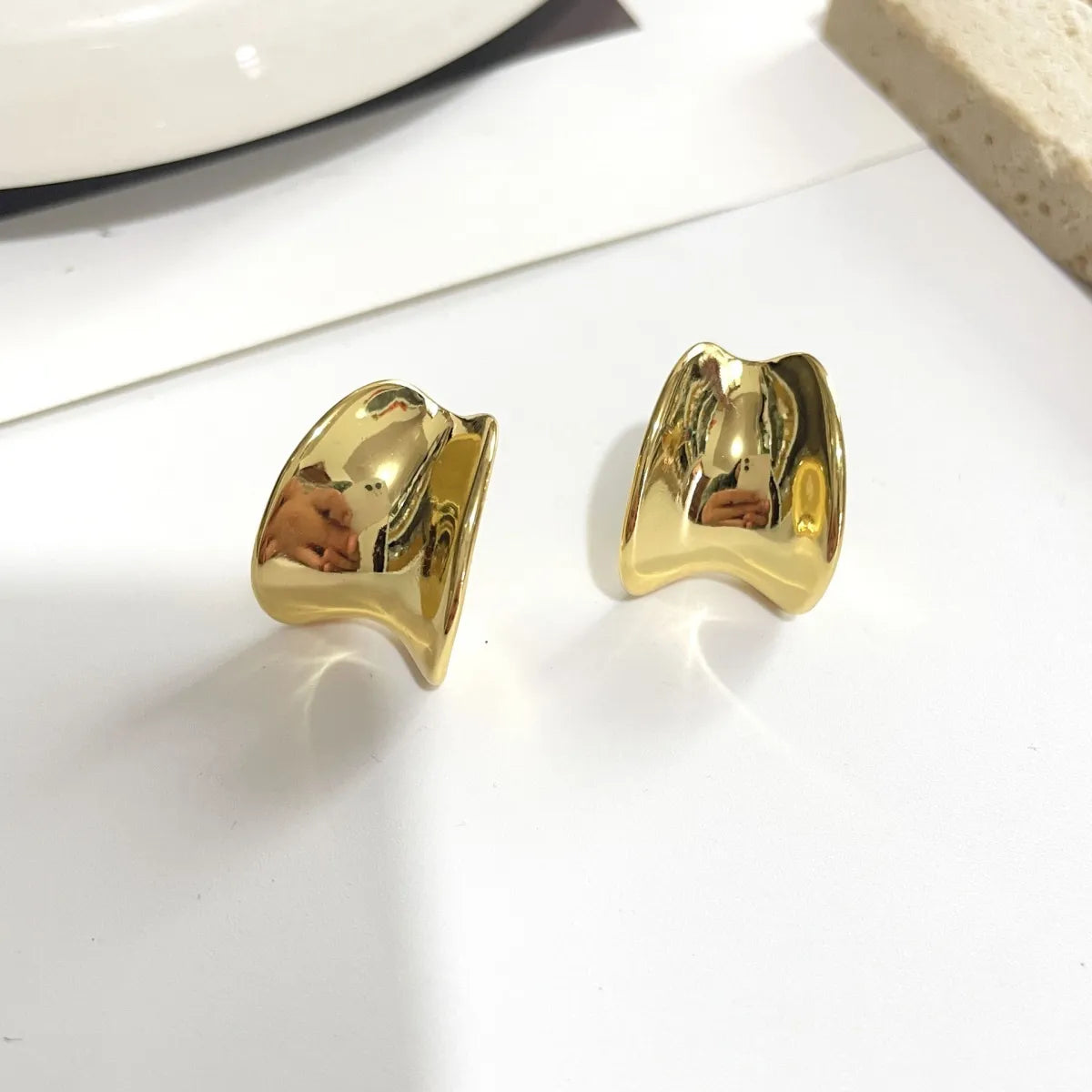 1 Pair Casual Simple Style Classic Style Solid Color Plating 304 Stainless Steel 18K Gold Plated Ear Studs