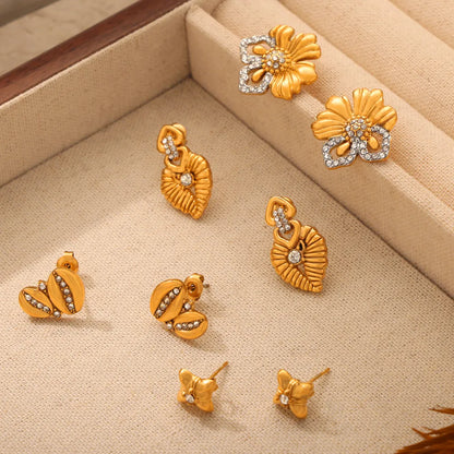 1 Pair Casual Simple Style Commute Flower Plating Inlay Titanium Steel Rhinestones 18K Gold Plated Ear Studs