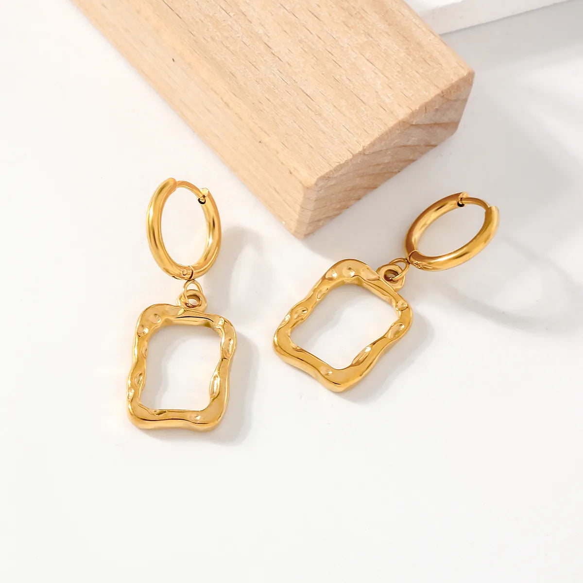 1 Pair Casual Simple Style Commute Solid Color Rectangle Pleated Hollow Out 304 Stainless Steel 18K Gold Plated Drop Earrings Ear Studs