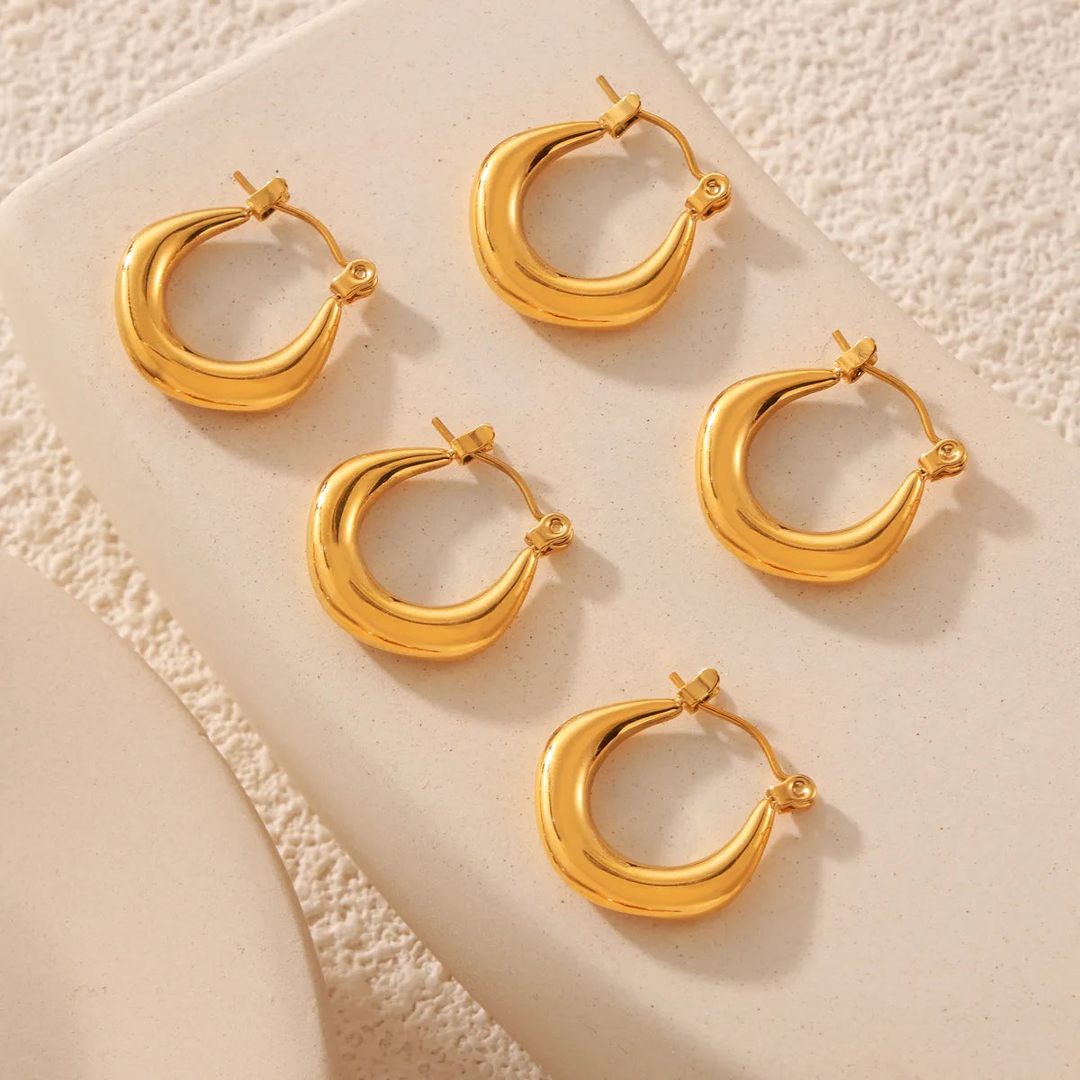 1 Pair Casual Simple Style Commute U Shape Plating Titanium Steel 18K Gold Plated Hoop Earrings